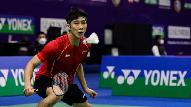 镜头略向上 镜头略向上