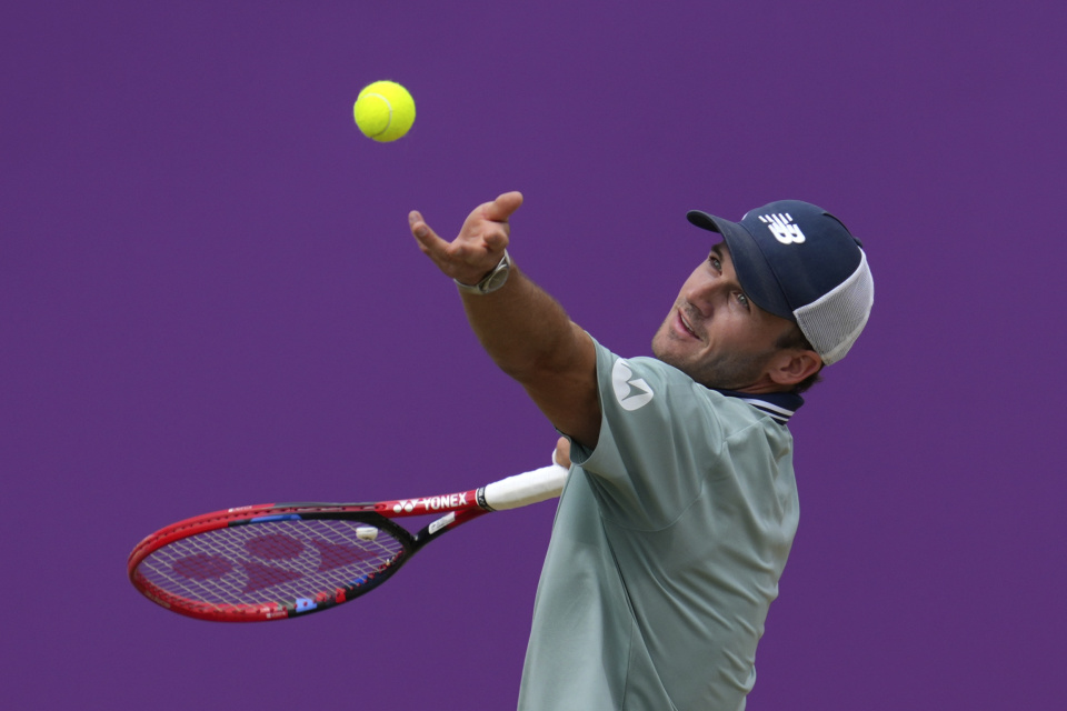 边锋的站位 边锋的站位